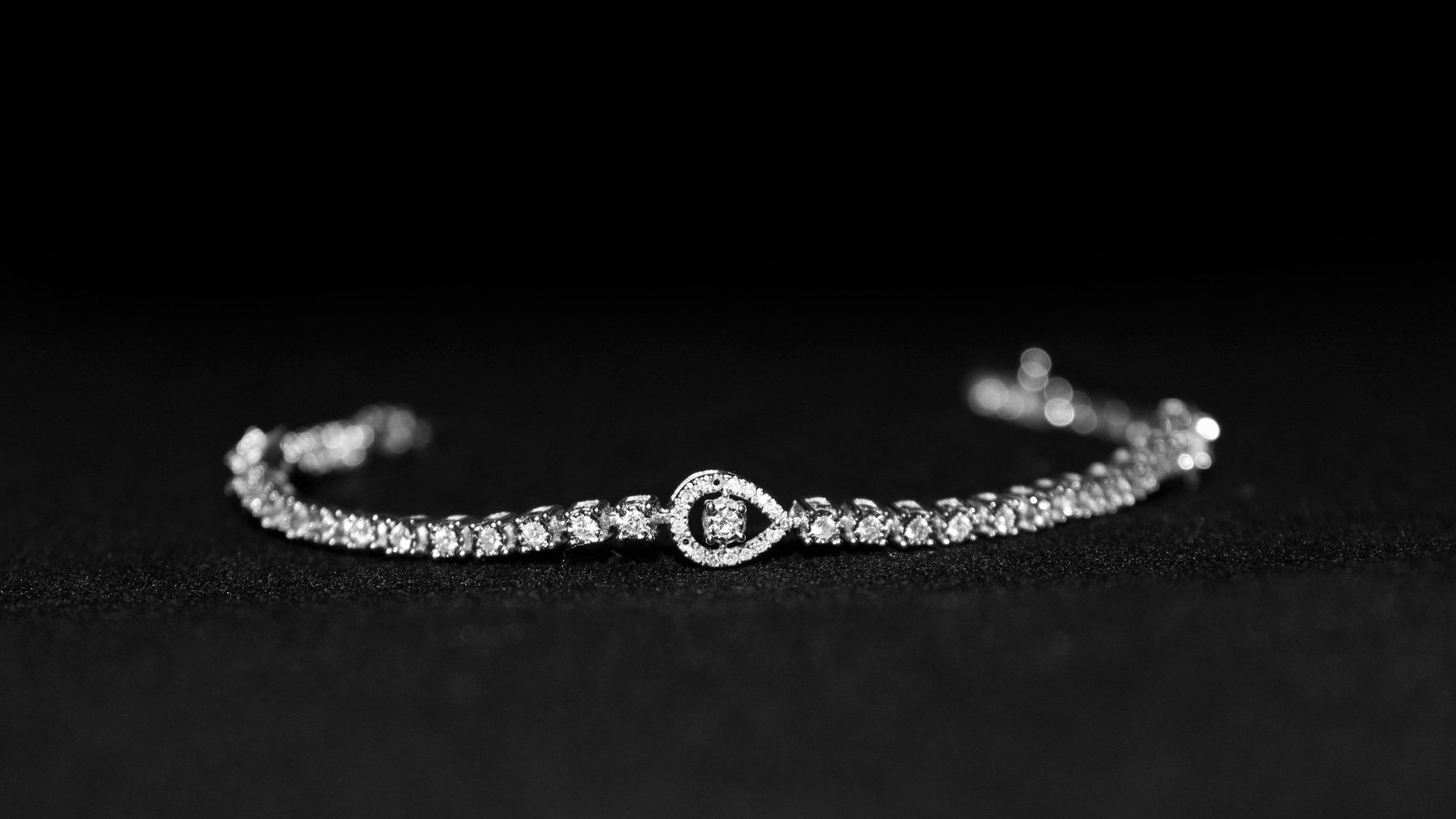 Diamond tennis bracelet polished to a mirror shine